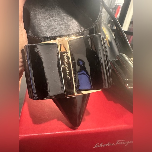 Salvatore Ferragamo Sz 6.5 Black Slingbacks Shoes